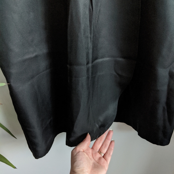 Silk wrap black dress - Picture 5 of 5